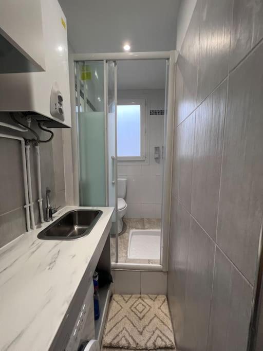 Apartamento Studio A Deux Pas De Paris Levallois-Perret Exterior foto